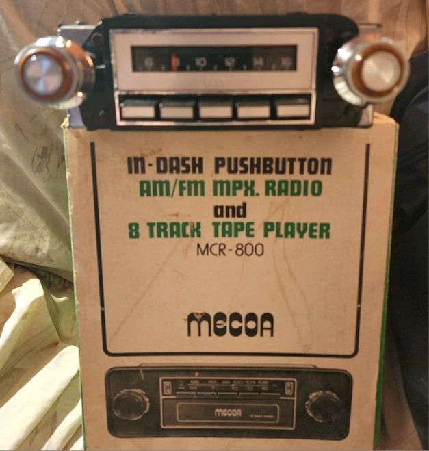 Vintage GM Delco AM Radio Model (contact info removed)