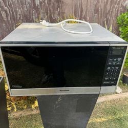 Panasonic Microwave Like New