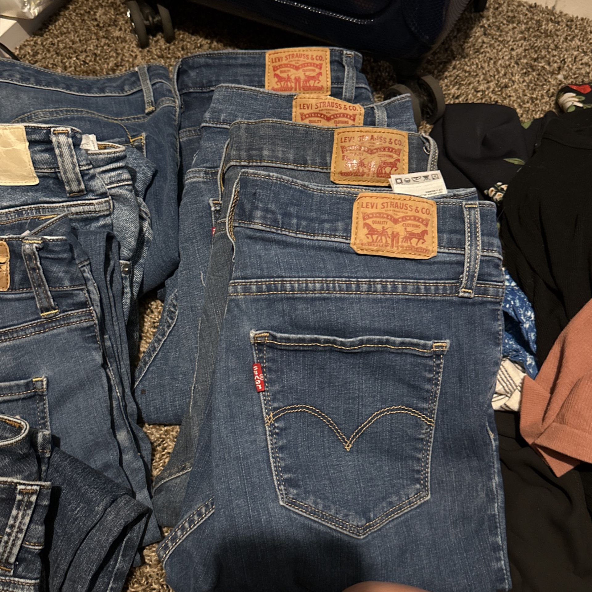 Women’s Levi’s Jeans 