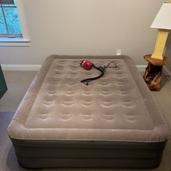 QUEEN Coleman Air Mattress w/ Pump