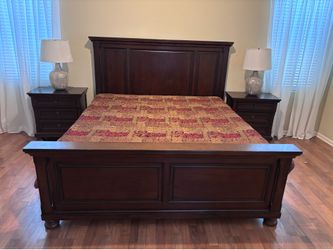 Dark Wood King Bedroom Set