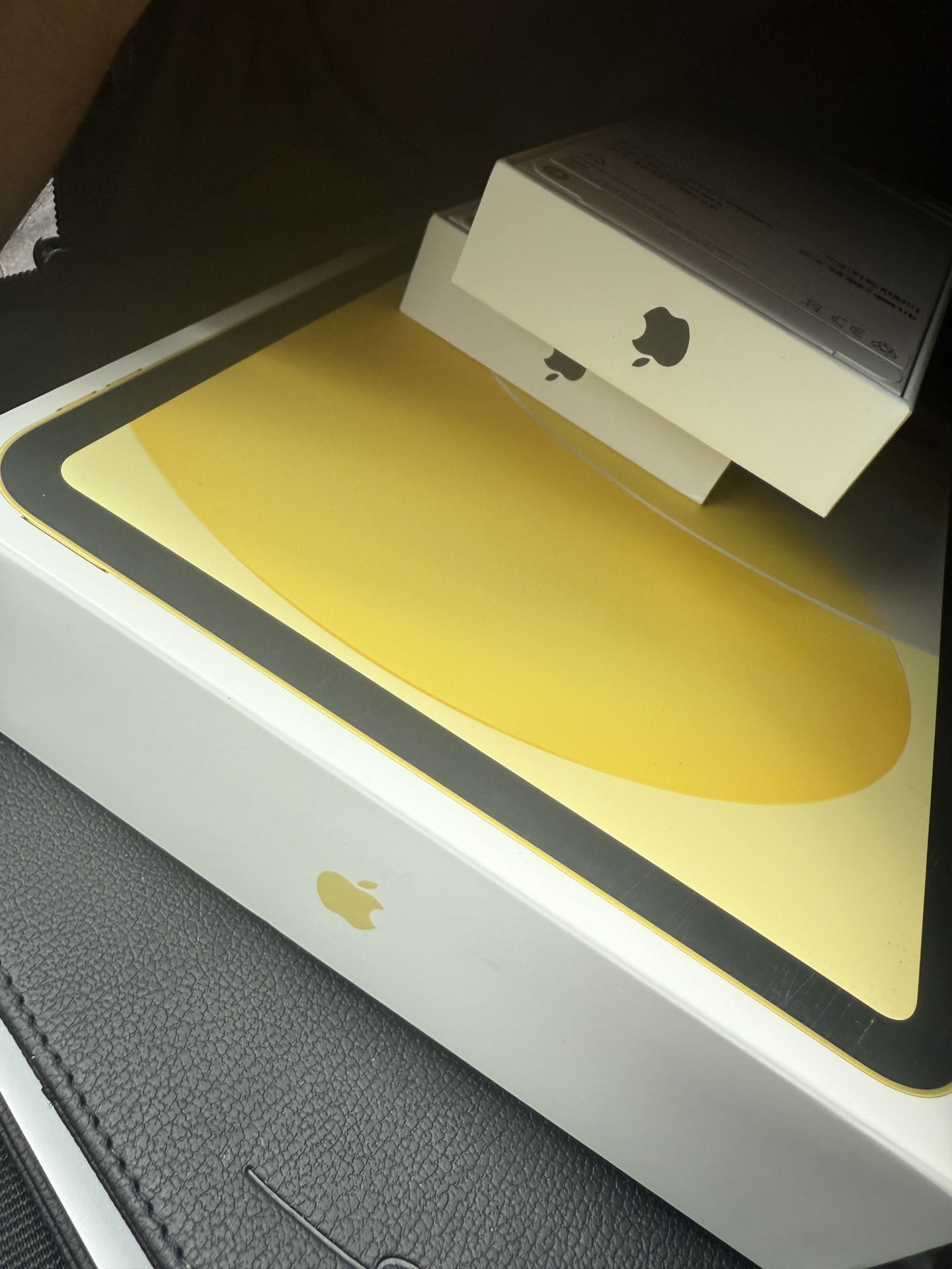 Yellow iPad A16