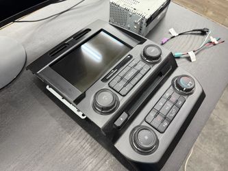 2016 Ford F150 Control Panel and Display Screen