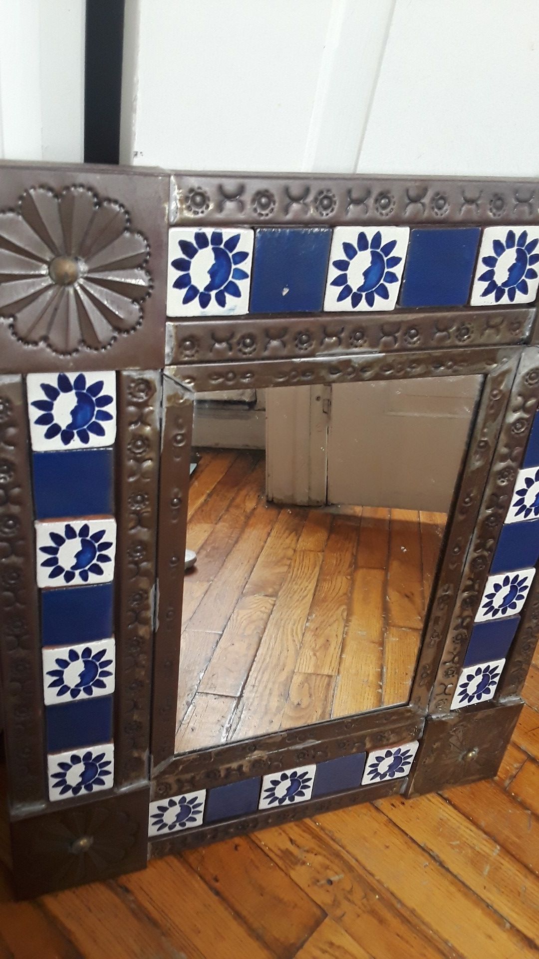 Gorgeous vintage large Moroccan wall mirror. 23"×19".