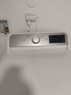LG dryer in good condition working