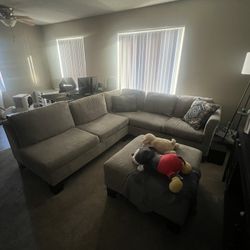 Sectional Couch w/ Ottoman