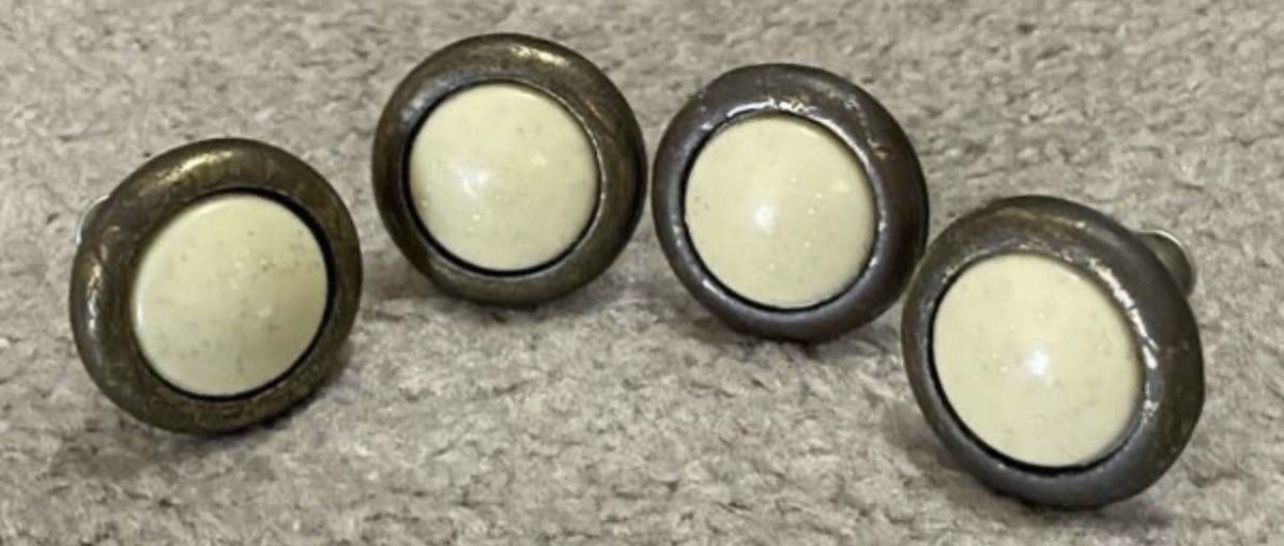 Set Of 4 Vintage Mid Century Knobs Decor