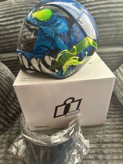 ICON Hydra Blue Motorcycle Helmet w 2 Visors. Size: Large