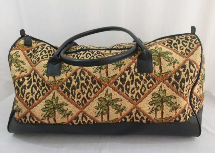 Signature Club A Duffle Bag Pineapple Print