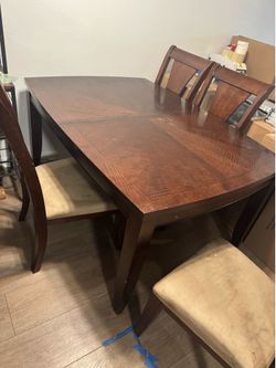 Dining set with 4 chairs