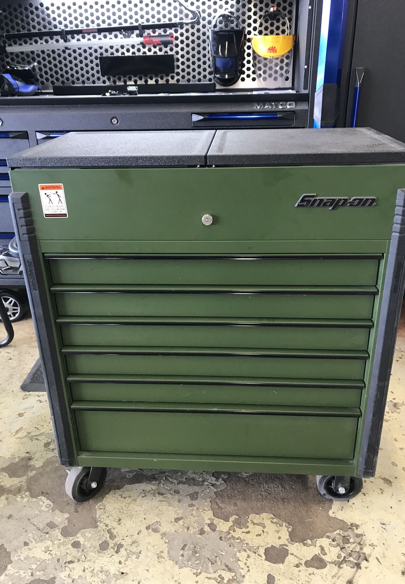 Snap on roll cart combat green