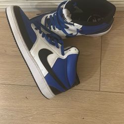 Nike Tennis Shoes 