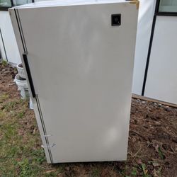 GE Upright Freezer 11 Cu Ft