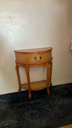 Pier1 Lamp table