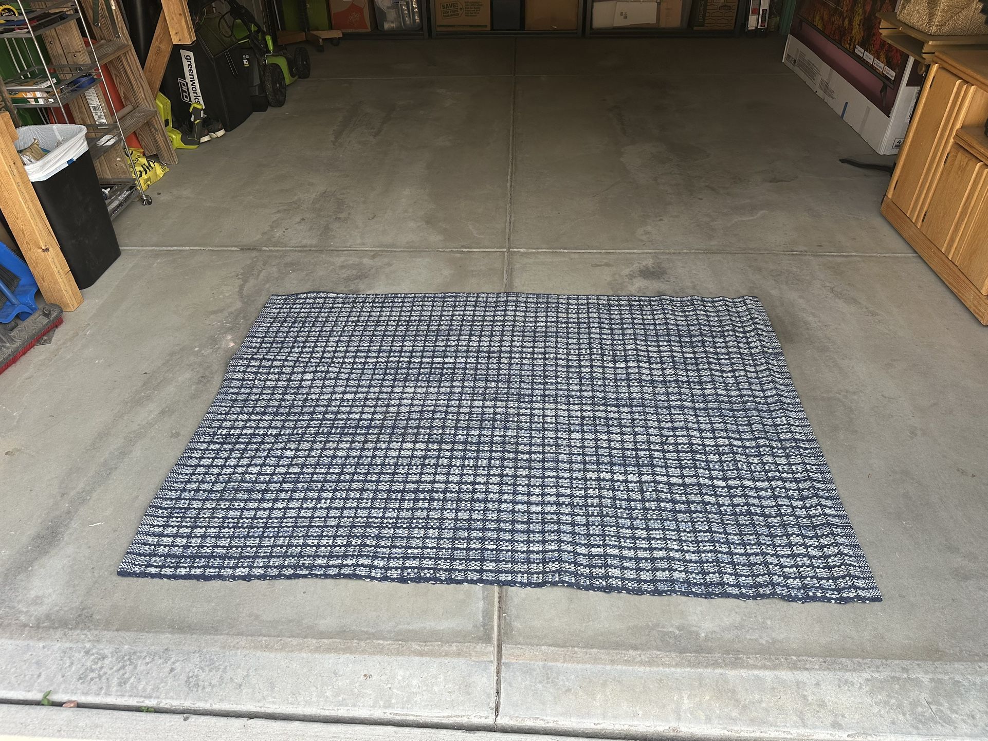 Blue/White Quilted Indoor/Outdoor Rug 69x48” (5ft.9in. X 4ft.)