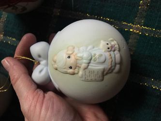 Precious moments girl kitten ornament ball 1992 the greatest of these is love