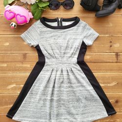 SIZE 7 GIRLS GRAY & BLACK STRETCHY KNIT FIT & FLAIR DRESS