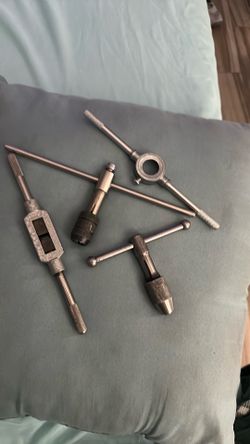 T-handle tap and tap\reamer wrench - adjustable die