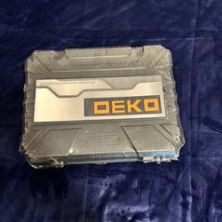 Deko 228 piece tool set