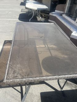 Patio table 70 x 42 glass
