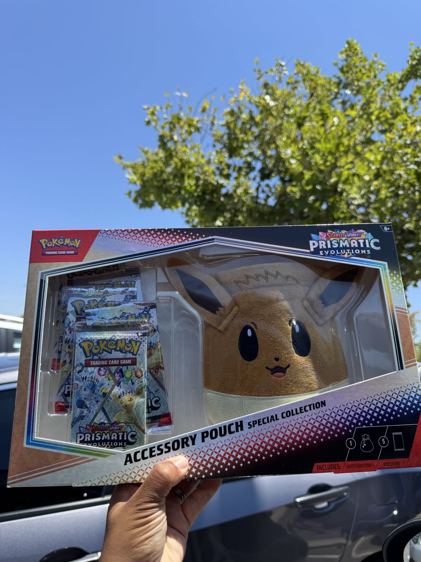New In Box Prismatic Evolutions With Eevee Pouch