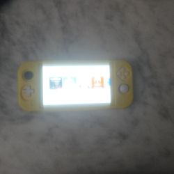 Nintendo Switch Lite Yellow