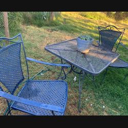 Umbrella Table And Chairs 