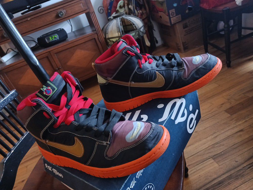 Nike Dunk High Premium Cassette Size 11 Skunk Bears for Sale in NY - OfferUp