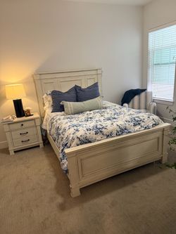 Ashely Furniture Queen Bedroom Set