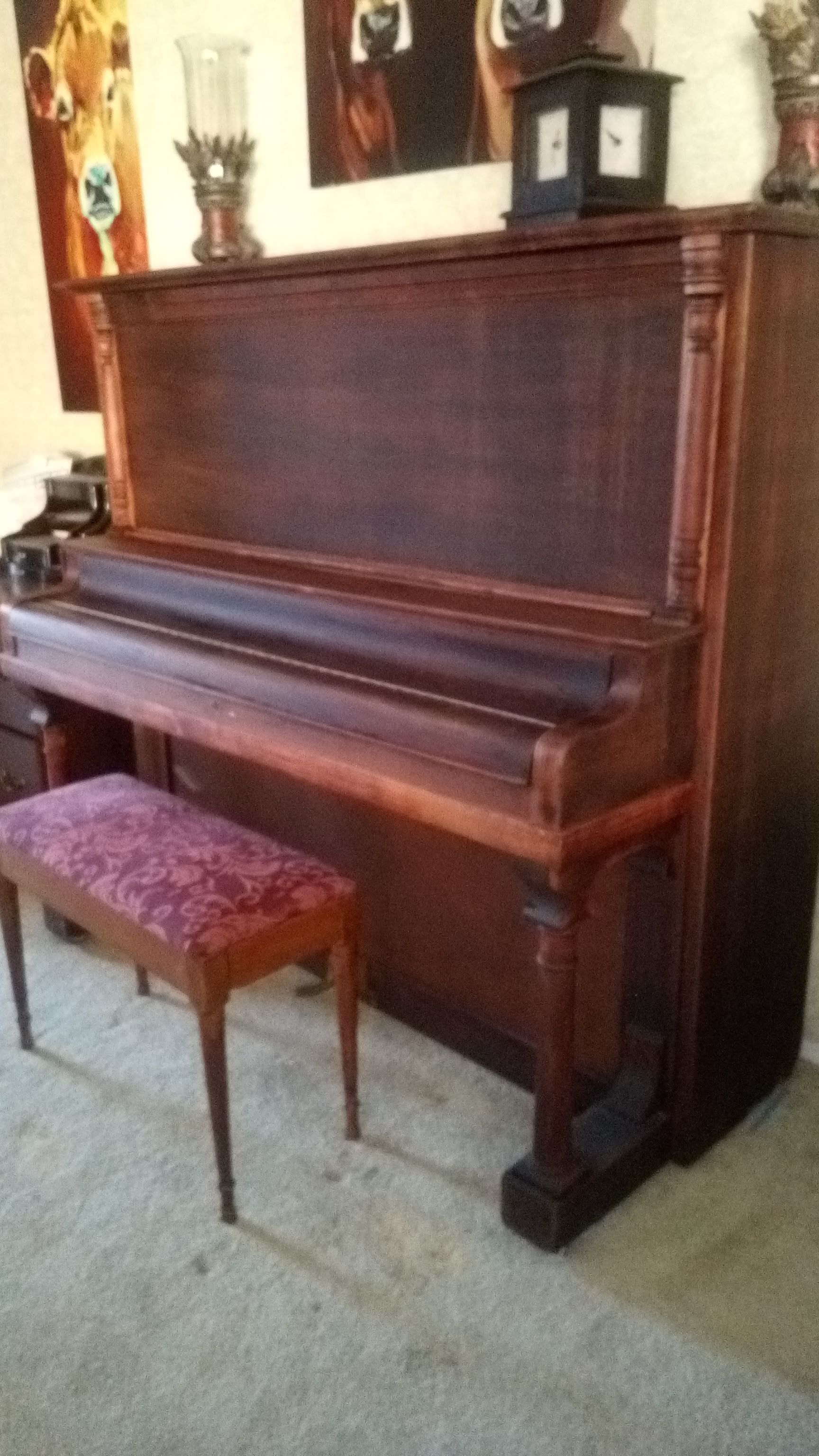 Piano Antique