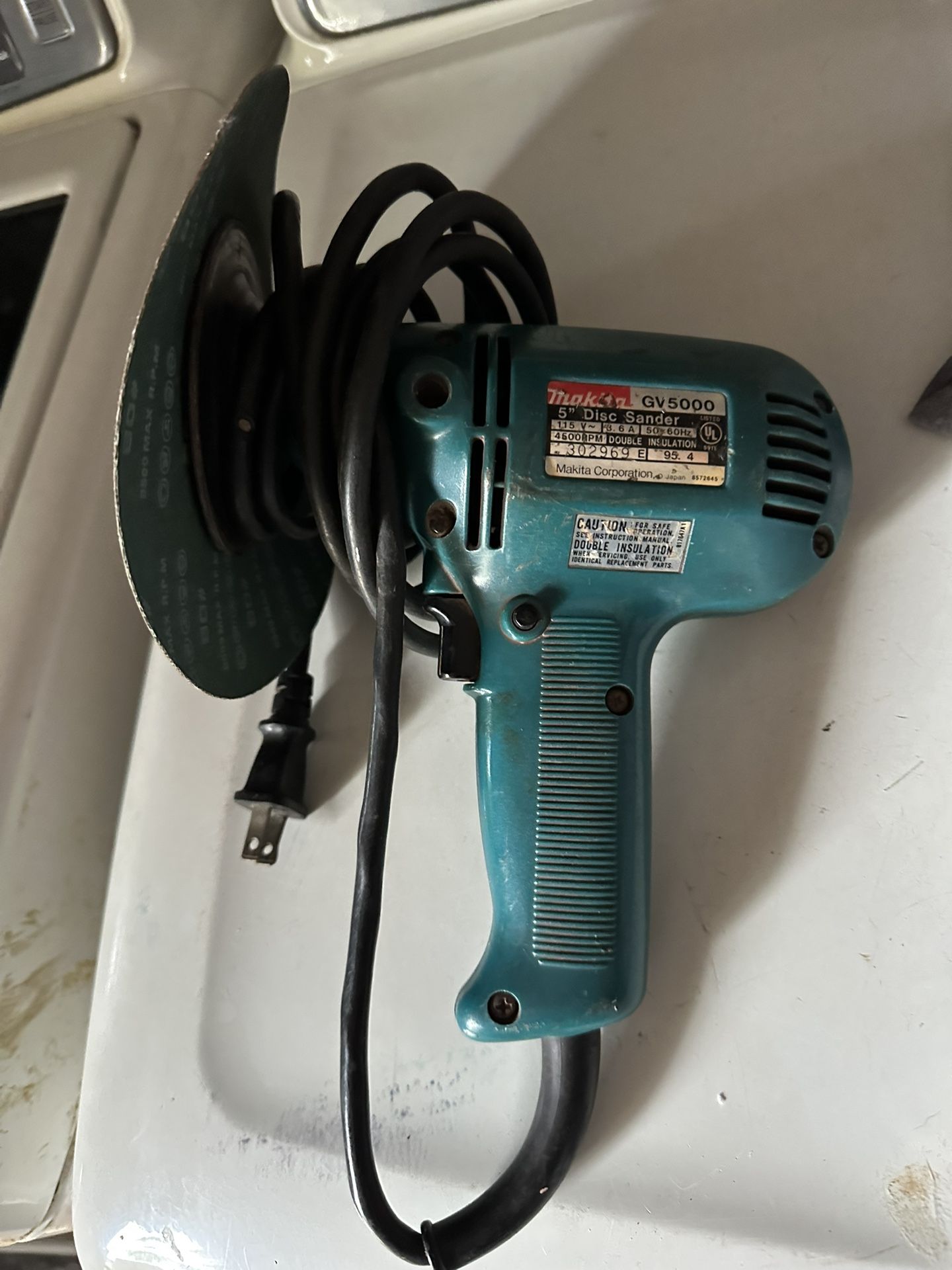 Makita GV5010 5" Disc Sander.