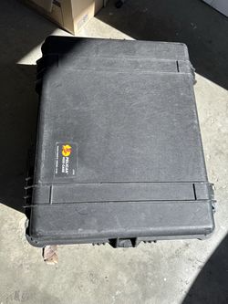 Pelican 1620 Rolling Hard Case w/ Wheels & Pull Handle - Waterproof