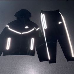 Nike Tech Reflective (Check Description)