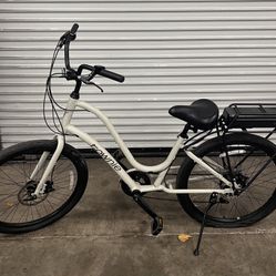 Electra Townie Go! 7D Step Thru E-Bike