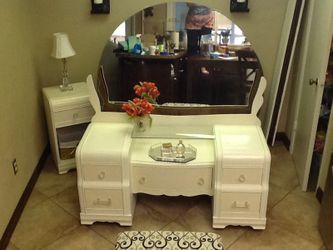 Vanity with original mirror, this is part of a set twin bed night stand and vanity with mirror and bench
