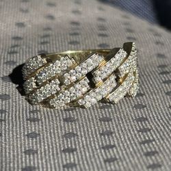 10k Diamond Gold Ring 