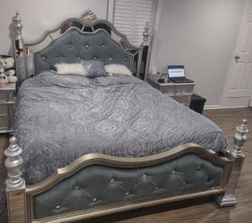 LUXURY BEDROOM SET (Dresser Mirror, 2 Nightstands,Headboard/Footboard included) PRICE NEGOTIABLE