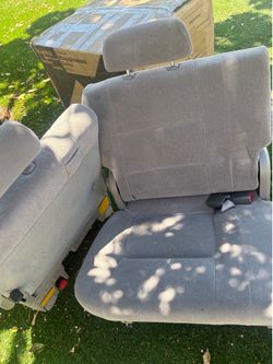 Para foldable seats, Toyota or Toyota sienna $20 each great condition