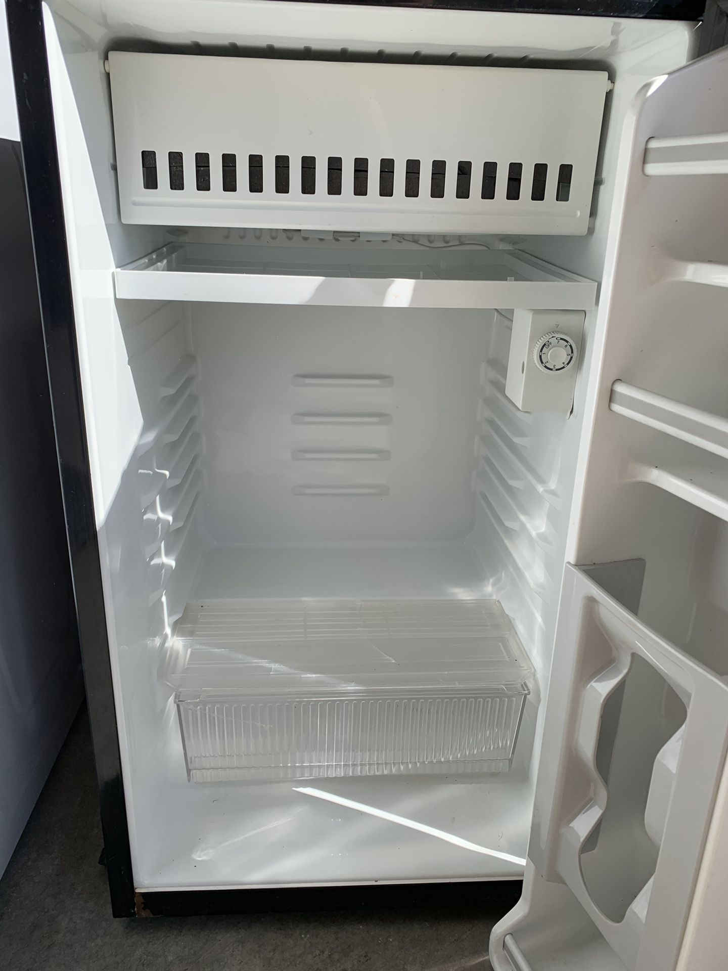 Black Magic Chef compact refrigerator