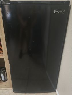Magic Chef Mini fridge