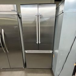THERMADOR BUILT IN REFRIGERATOR 