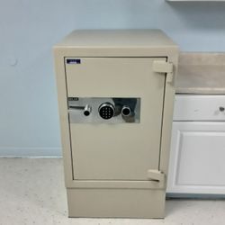 Commercial Safe US made 1700 Lbs