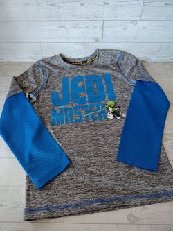 Boys Star Wars shirt ( size XL 7)