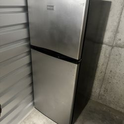 Fridge & Freezer
