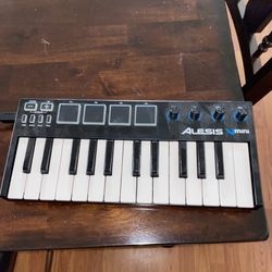 Alesis Vmini MIDI Keyboard