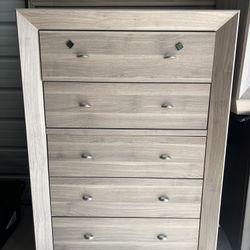 Dresser Drawers / Cabinet 