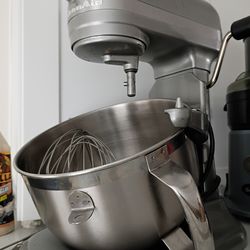 Kitchen-Aid Mixer