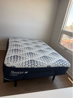 Mattress - Sleepys Hybrid Mattress with adjustable bedframe