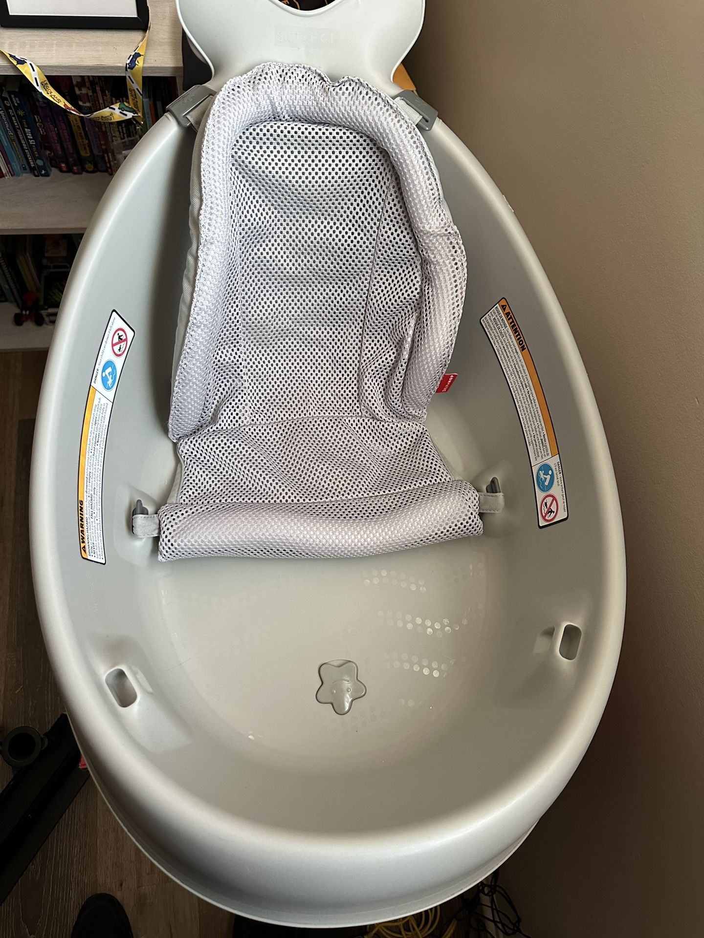 Skip Hop Moby Smart Sling 3-Stage baby bath tub