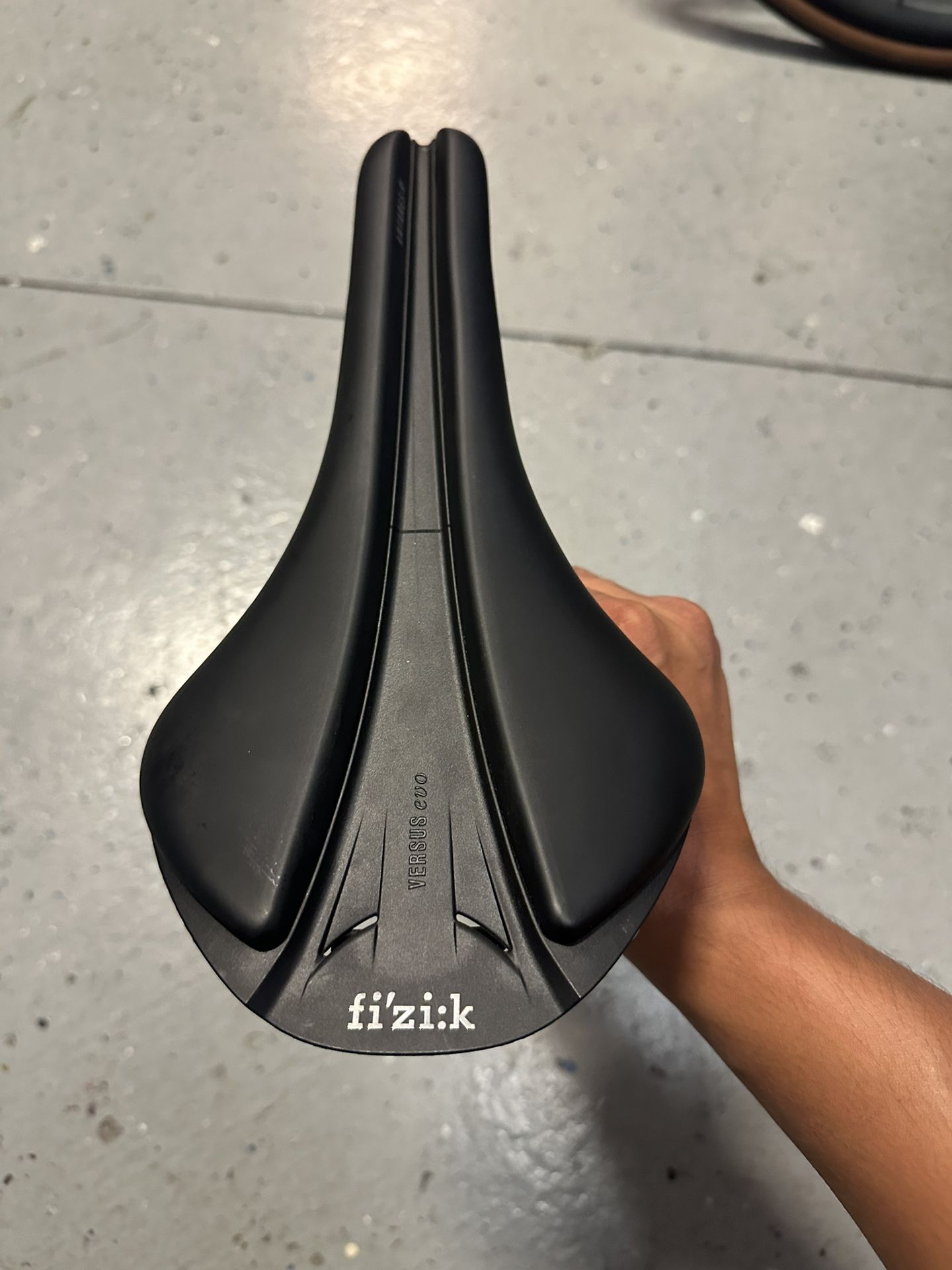 Thomson Seatpost w/ Fizik Antares R1 Saddle